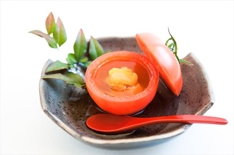 トマトゼリー寄せ、～雲丹、帆立貝、蚕豆、クリームチーズ～