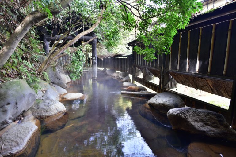 Yu-goya side, men's open-air bath Momiji-no-Yu