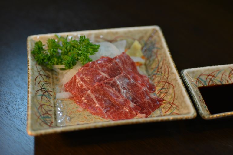 Marbled horse-meat sashimi