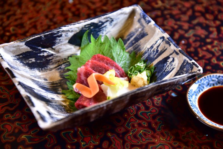 Sashimi dish Kumamoto special horse sashimi