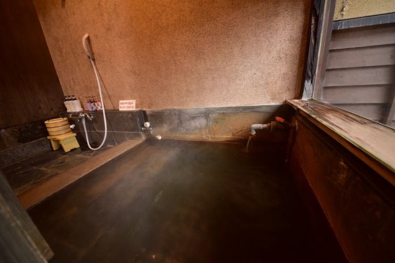 Indoor bath in maisonette-type guest room Kunugi