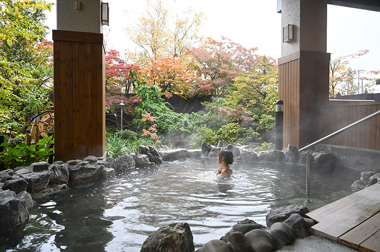 Open-air bath and Finnish sauna in the Mori-no-Yuya 1