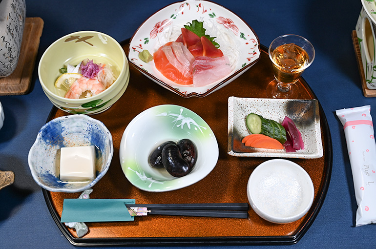 お膳