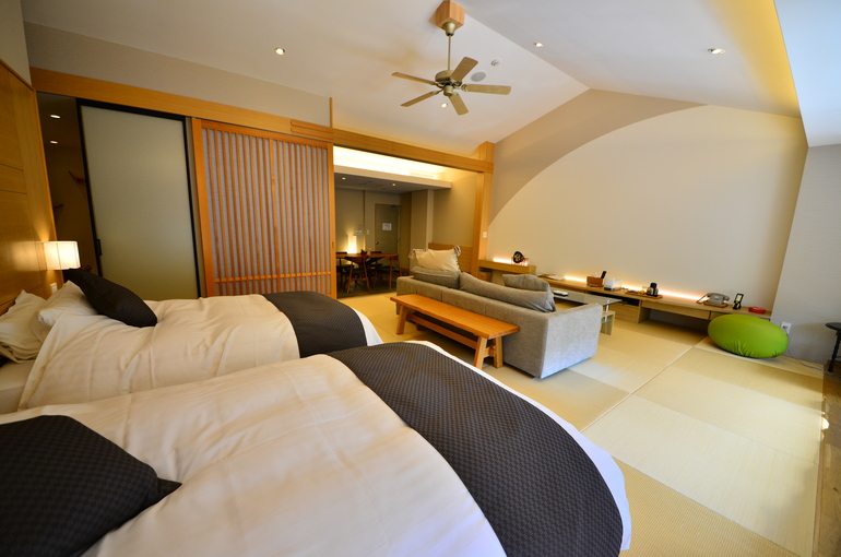 (3) New Japanese modern bed guest room / Twin, Barrier-free, Deluxe Room 303