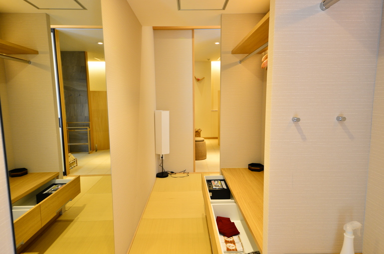 (3) New Japanese modern bed guest room / Twin, Barrier-free, Deluxe Room 303