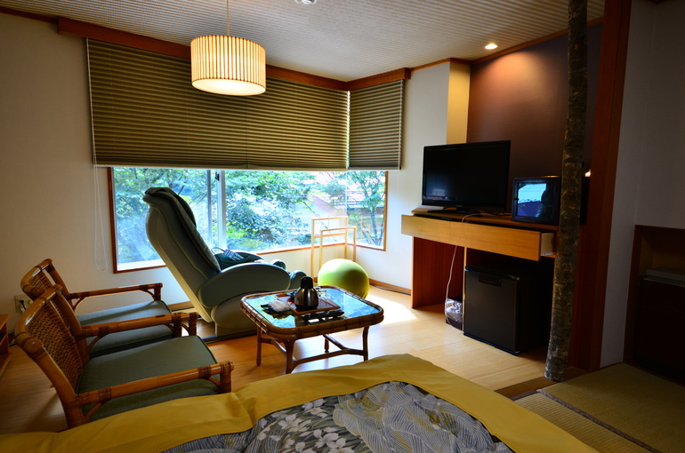 (6) Japanese-style twin room Room 306