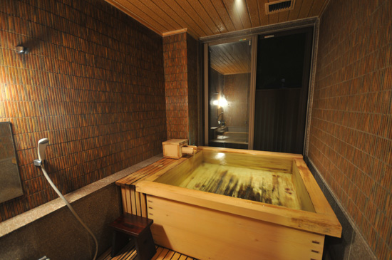 「九兵衛旅館」の貸切風呂・・・数多の著名人が利用したという貸切風呂が復活。